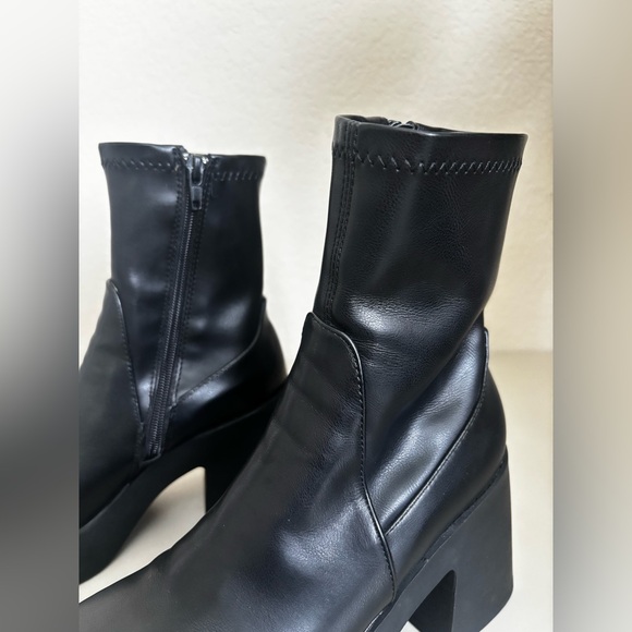 Madden Girl Black Ankle Boots - Picture 3 of 6